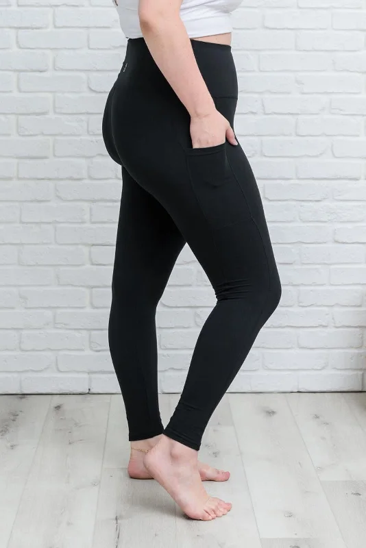 Anchored Arrows Classic Comfort Full Length Leggings in black w/pockets